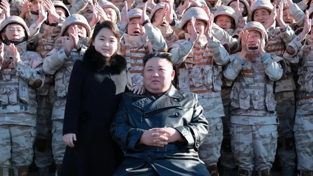 Ким Чен Ын назначил 13-летнюю дочь главой ядерных сил КНДР