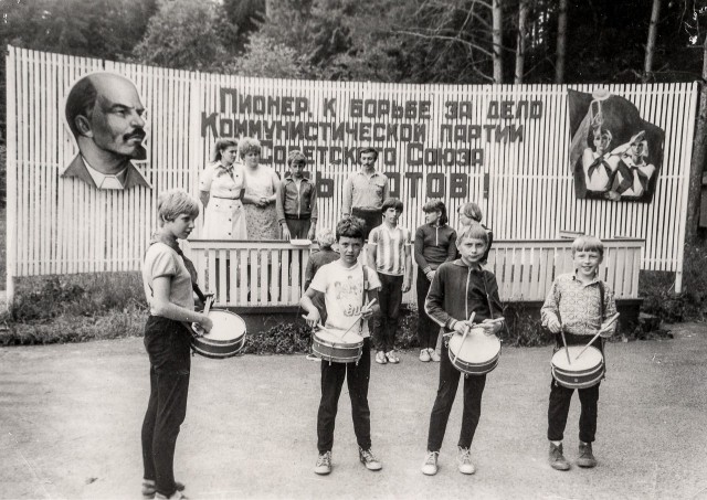 Фотохроника "загнивающего совка". Часть 12