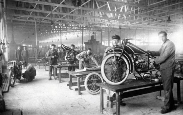 Самые яркие факты из 100-летней истории BMW
