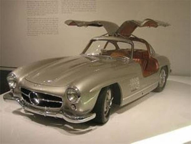 Кризису вопреки: новый супер-кар Sls Amg Gullwing