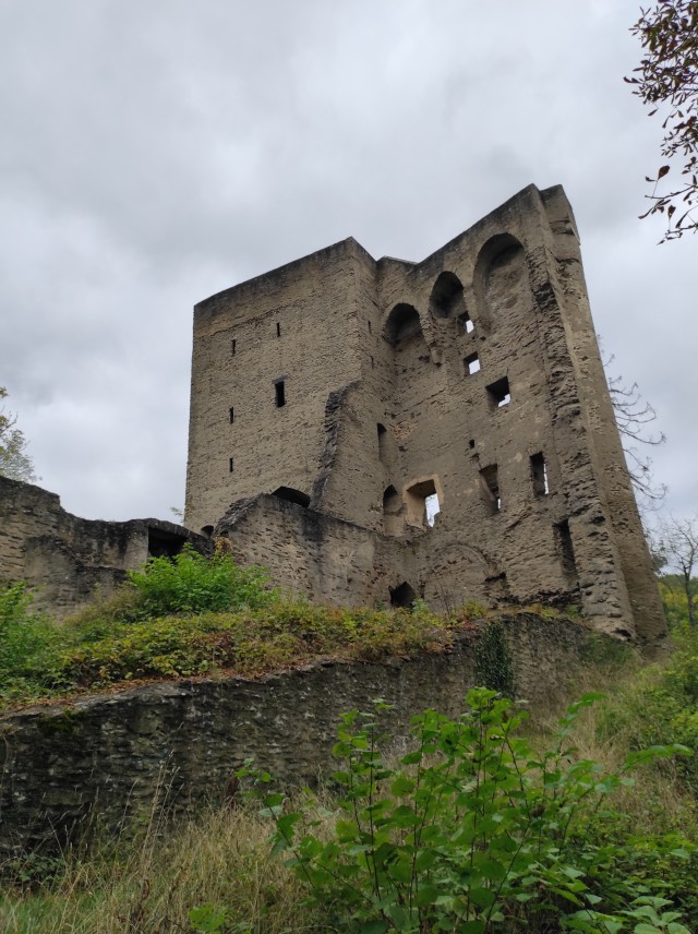 Замок Кастрохерис. Испания