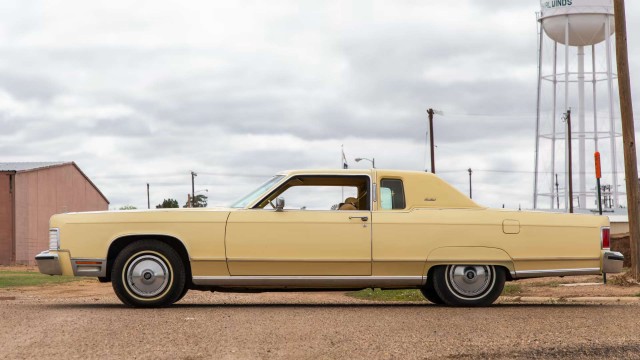 Lincoln Town Car 1984 — Воплощение американского лимузина