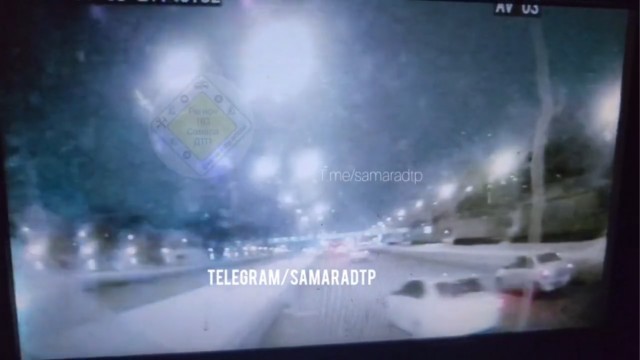 И сцуко эти на Приорах, в такую погоду быкуют