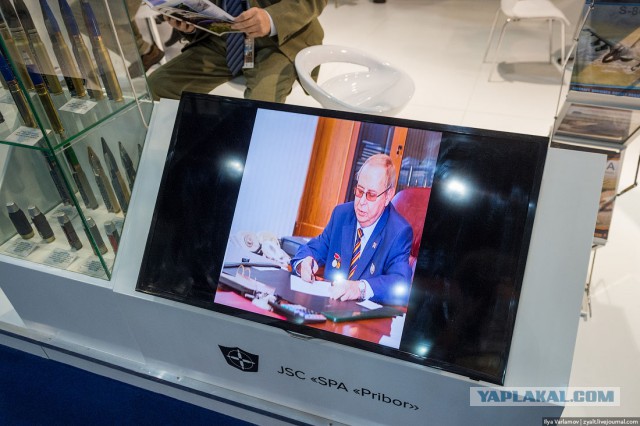 Абу-Даби: IDEX, выставка оружия
