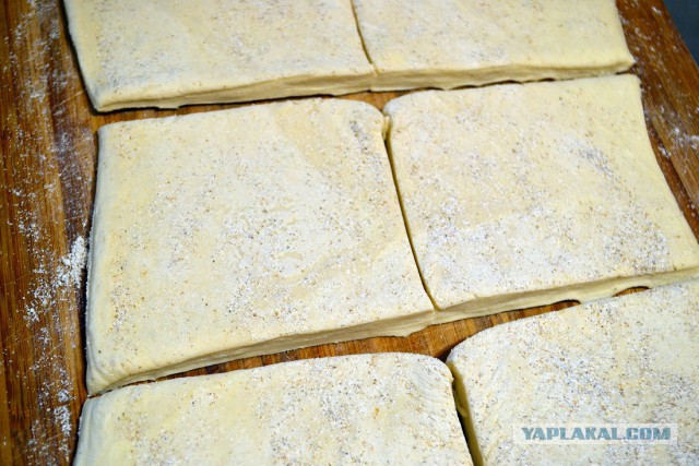 Хрустящие корзиночки с сочной начинкой (БыстроЗакусь из слоёного теста)