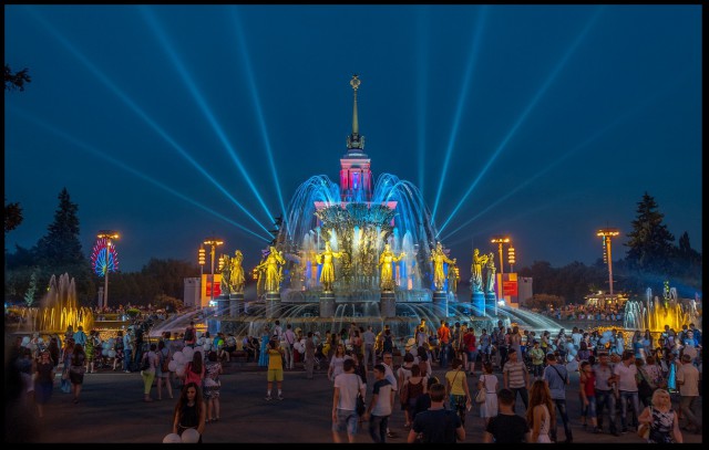 Подборка завораживающих фонтанов России