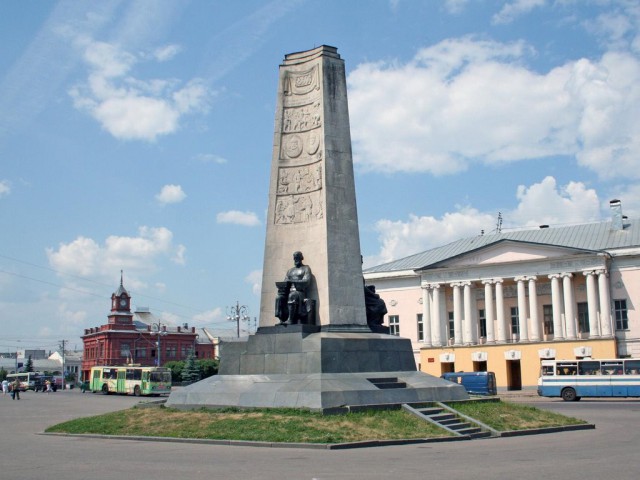 Какие прозвища дают памятникам в России