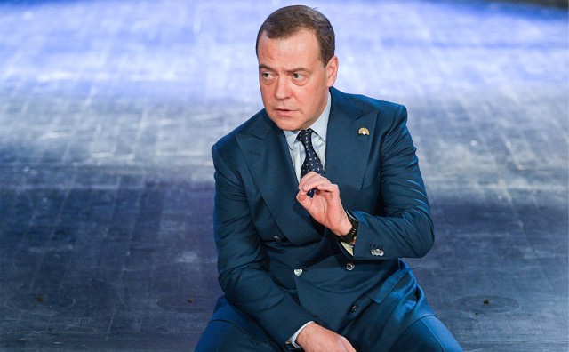 Медведев: Если Роспотребнадзор не справится — я решу его судьбу