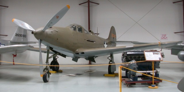 Р-39 Аэрокбра. Американская любимица сталинских соколов. История создания и основные модификации.