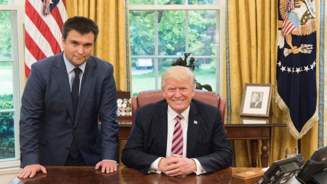 Оригинальное фото со встречи с Трампом