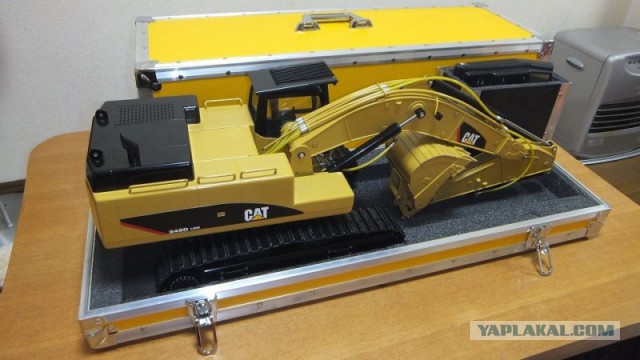 Очумелые руки - модель экскаватора