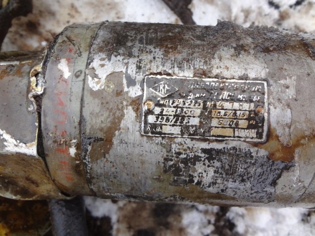 Подъем поисковиками советского самолета ДБ-3 из болота