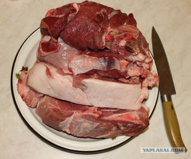 Оренбургские продукты. Тушенка, сгущёнка, мука, специи.