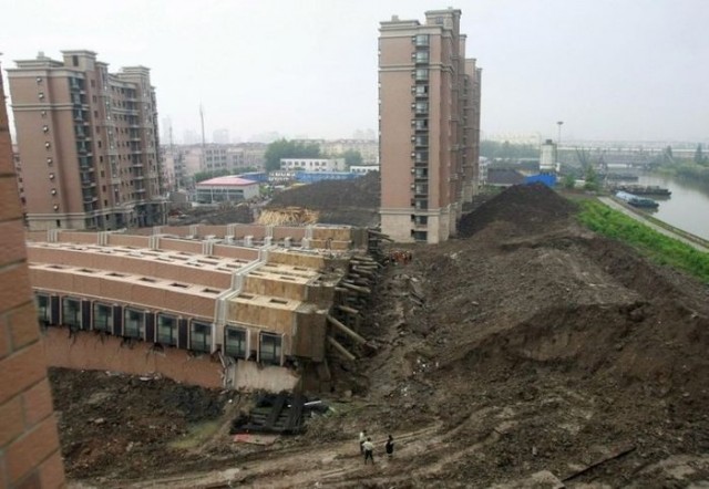 В китайском городе Ухань экстренно строят больницу на тысячу мест для зараженных новым коронавирусом