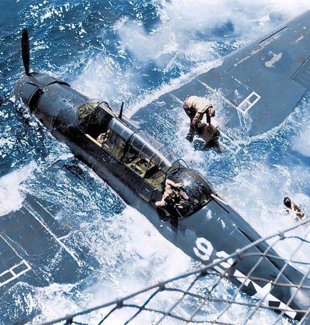 Настоящий Мститель от Grumman, а не поделка от Marvell. TBF/TBM Avenger.