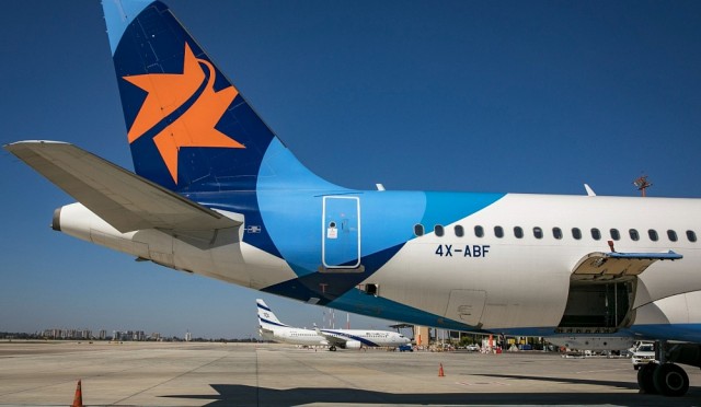 Более 60 харедим устроили пьяный дебош на борту рейса Israir из Марокко