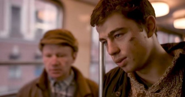 Мигранту пришлось убегать из подмосковного ТЦ после того, как его уличили в воровстве тапочек.