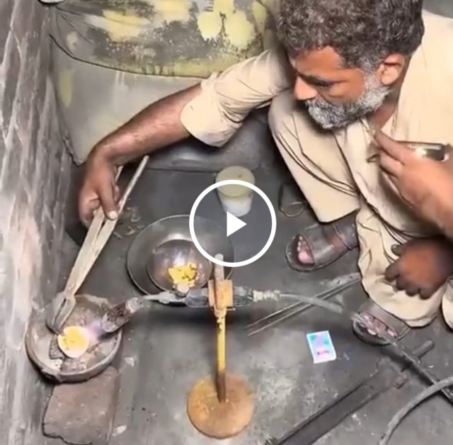 Извлечение золота из выброшенных смартфонов⁠