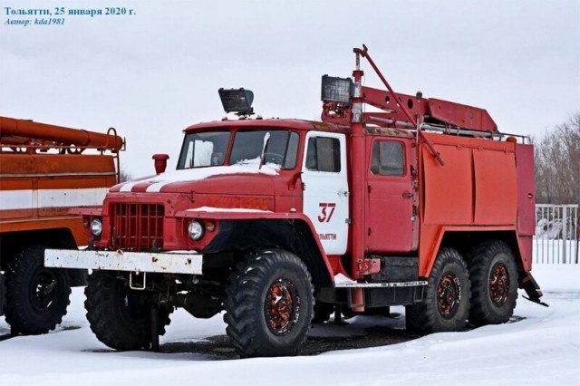 Урал 375