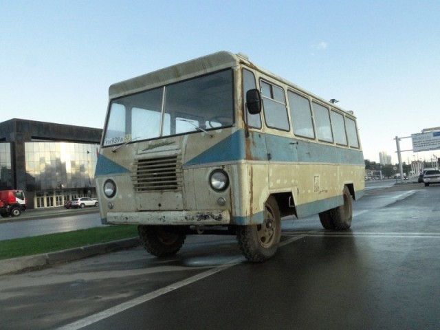 Транспортные картинки с Сахалина середины ХХ века