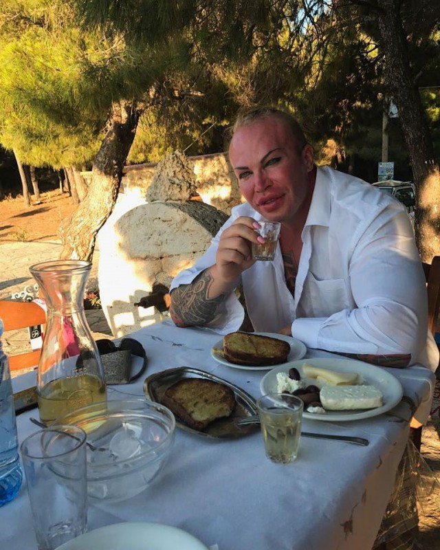 "Ветеран" фрик-движения уродов Александр Шпак: Зачем я себя изменил