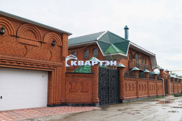 Так жить нельзя: новый Версаль в сибирской глуши