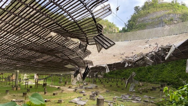 В Пуэрто-Рико снесут культовый радиотелескоп Аресибо — с его помощью астрономы искали внеземную жизнь