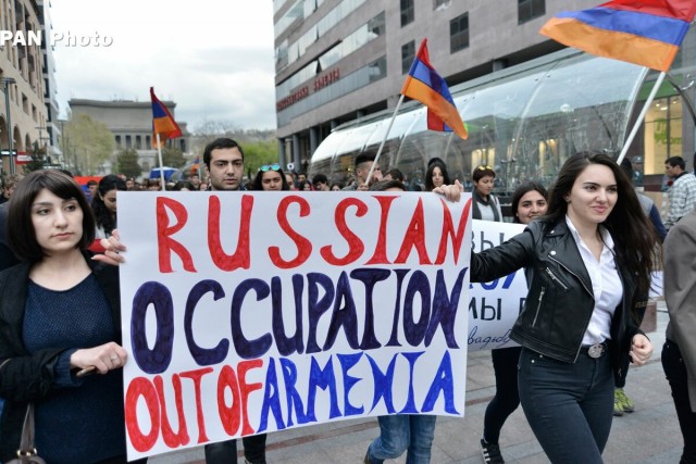 Армяне обвинили Россию в поражении в войне