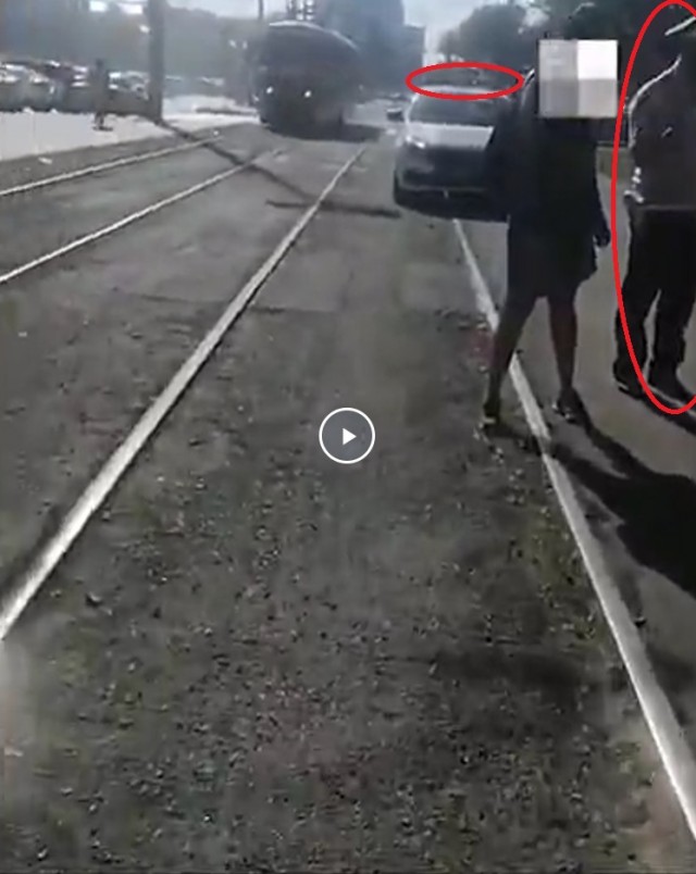 Местный царёк припарковался