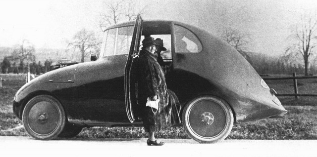 Какие советские автомобили были скопированы с западных аналогов?