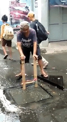 Погрузился в работу с головой.