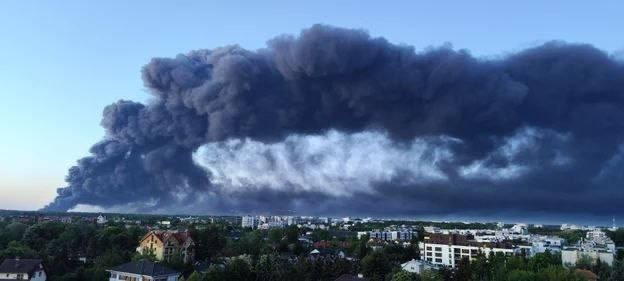 В одном из торговых центров Варшавы бушует гигантский пожар