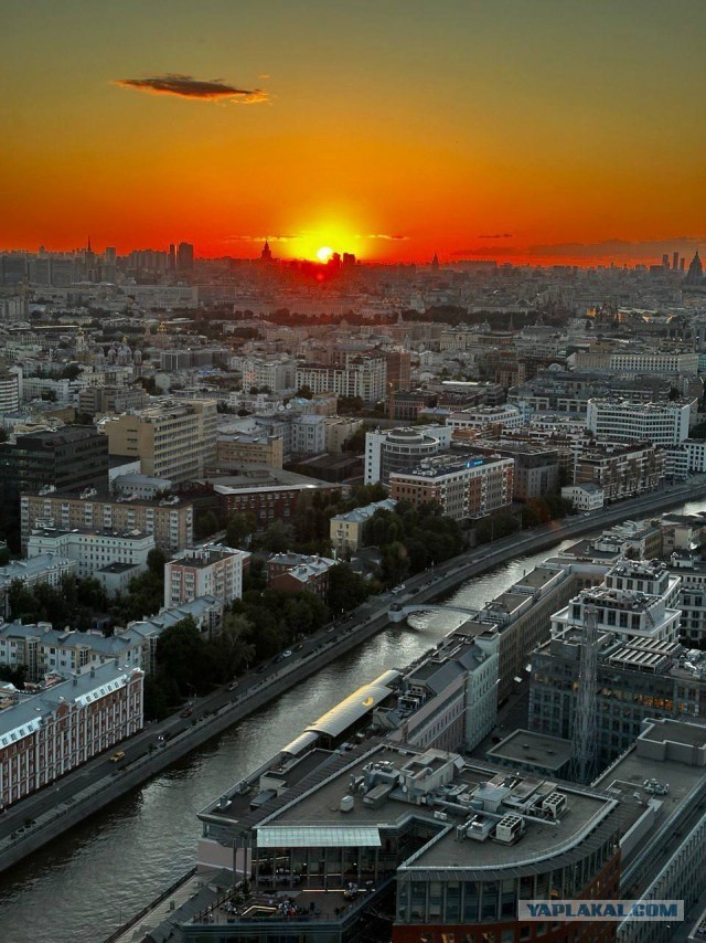 Жить в Москве- то, что за окном и каждый день