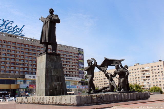 Памятник Громозеке