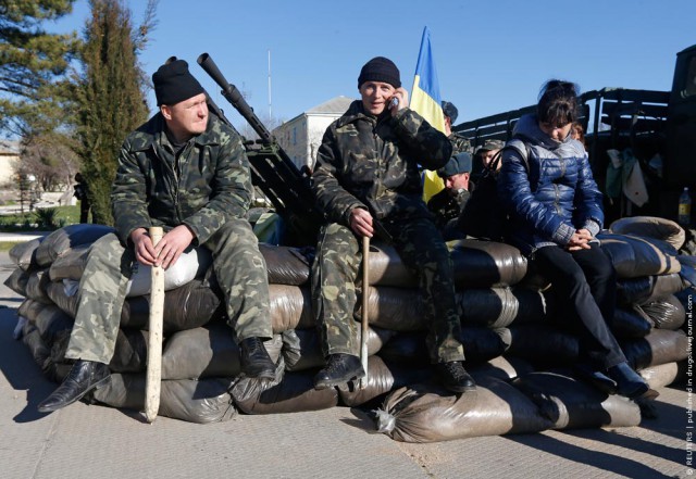 Украина армию не бросает, она ее предает.