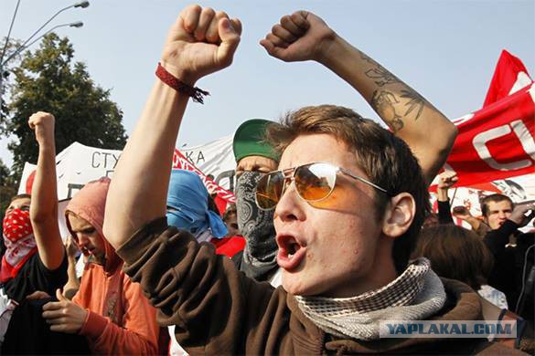 Студенты Львова организовали "коридор позора" для