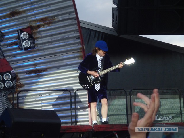 AC/DC. Вжарим рок в этой дыре!