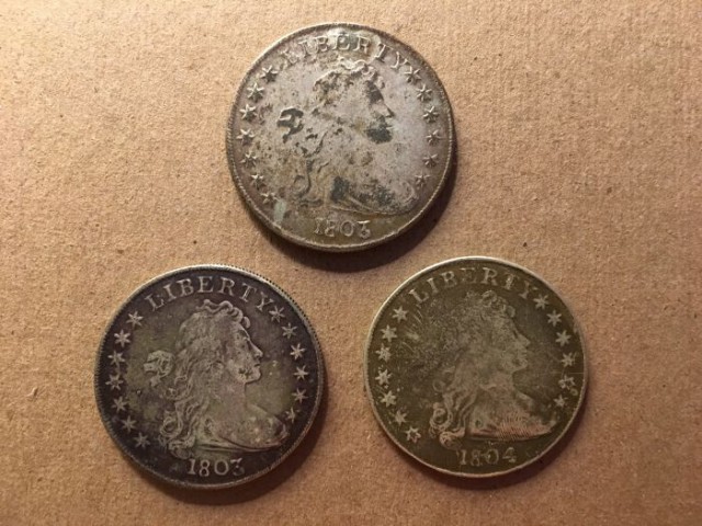 Интересная находка: клад из монет в старом футляре