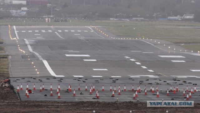 На Крымском мосту уложили первые рельсы