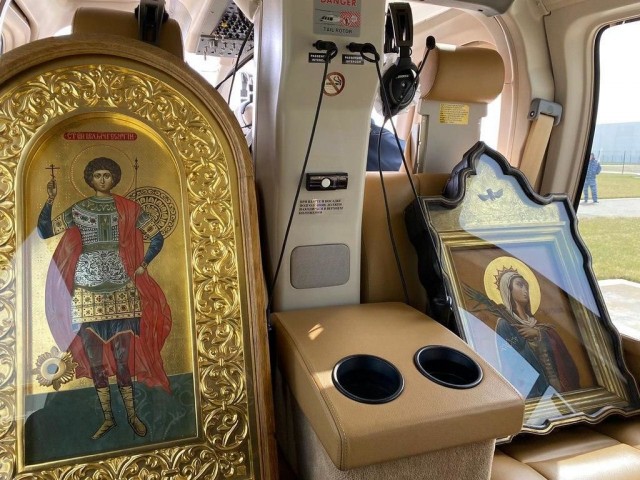 Митрополит на вертолете окропил Краснодар святой водой против коронавируса