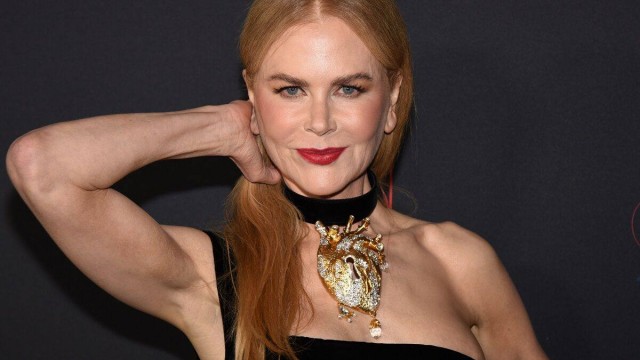 55-летняя Николь Кидман в Schiaparelli на мероприятие «The 27th Annual Art Director's Guild Awards»