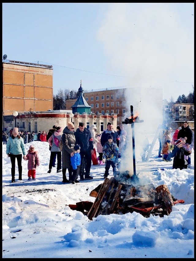 В целом празднично