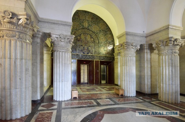 Ребята сняли квартиру в легендарной высотке на Котельнической набережной