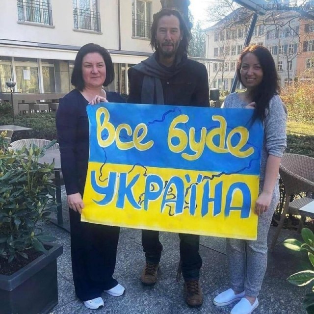Киану Ривз в Нью-Йорке и его фанатка