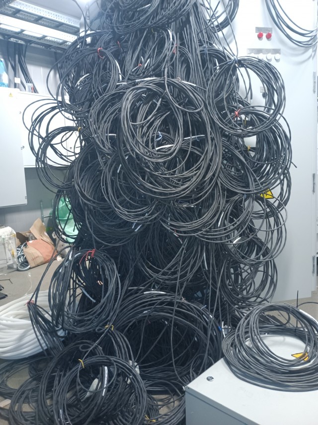 Сантехнический шкафчик в квартире