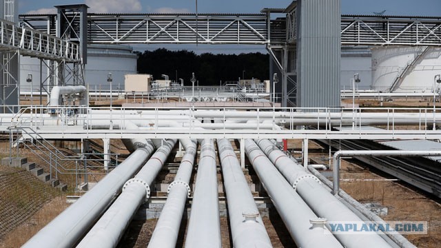 США продлили лицензию на транзит российской нефти в Китай через Казахстан до 2027 года.