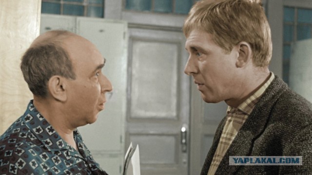 Магазин платьев хейтят за увольнение сотрудницы в день смерти дедушки