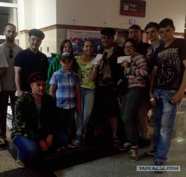 500 реконструкторов и тысячи гостей. В Брестской крепости ночью вспоминали, как началась война