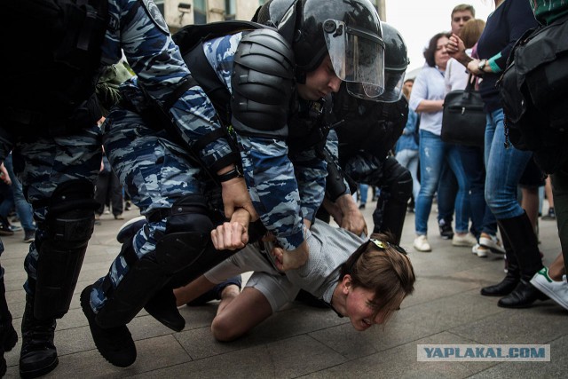 Сотрудникам Росгвардии, работавшим на митингах оппозиции, поступают угрозы