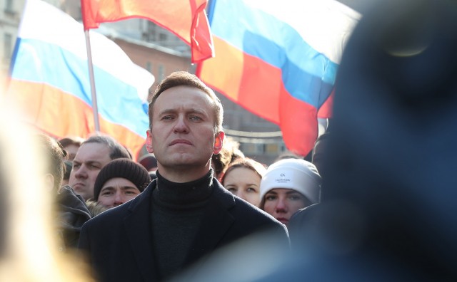 Навальный заявил о блокировке банковских счетов у членов его семьи